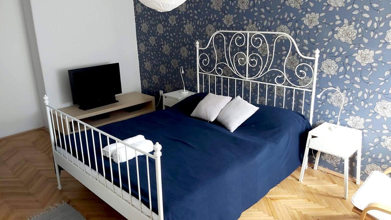 Eozin Apartman Pecs Bagian luar foto