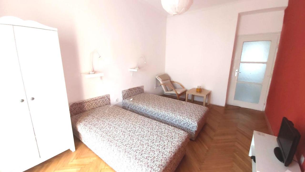 Eozin Apartman Pecs Bagian luar foto