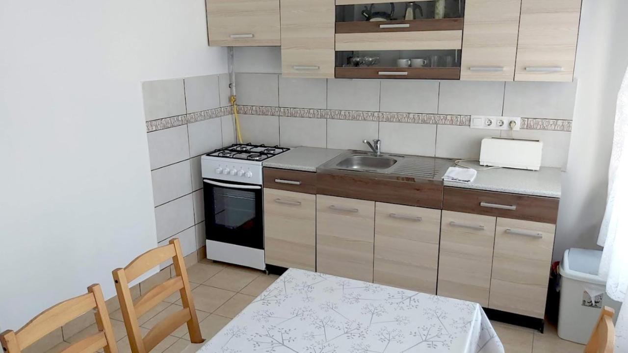 Eozin Apartman Pecs Bagian luar foto